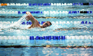 Tekmovalno plavanje